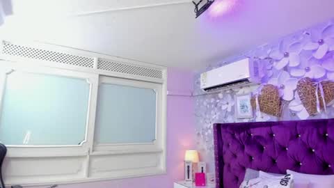 Snapshot of violeta_medina chatting on 07-19-26, 02:59 violeta_medina online show from 07-19-26, 02:59