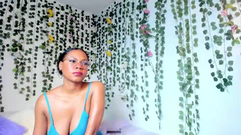 Snapshot of violeta_milleer chatting on 02-03-25, 05:35 Violeta online show from 02-03-25, 05:35