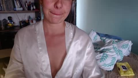 Snapshot of violeta_peter69 chatting on 05-12-26, 09:23 Violeta Peter online show from 05-12-26, 09:23