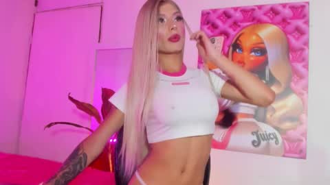 Violeta Princess Please help me with your thumbs up its important   online show from 09-26-25, 05:17