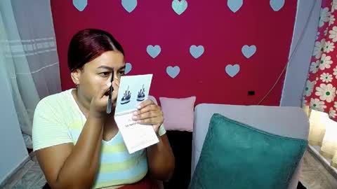 Snapshot of violeta_rouses chatting on 05-01-26, 03:05 violeta_rouses online show from 05-01-26, 03:05