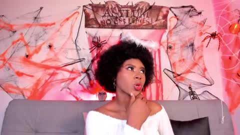 violeta_ruiz_ online show from 10-21-25, 10:10