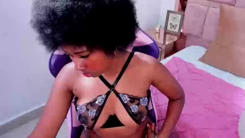 Snapshot of violeta_ruizz chatting on 11-17-25, 01:39 Violeta Ruiz online show from 11-17-25, 01:39