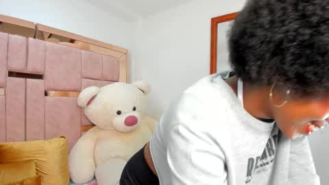 Snapshot of violeta_ruizz chatting on 12-22-25, 02:25 Violeta Ruiz online show from 12-22-25, 02:25