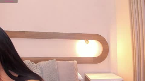 Snapshot of violeta_sum chatting on 05-19-26, 12:11 Violeta Sum online show from 05-19-26, 12:11