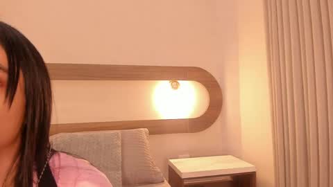 Snapshot of violeta_sum chatting on 06-03-26, 12:30 Violeta Sum online show from 06-03-26, 12:30