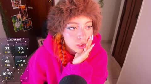 Snapshot of violetaarey chatting on 01-07-26, 11:29 Violeta Help me reach 150 thumbs up online show from 01-07-26, 11:29