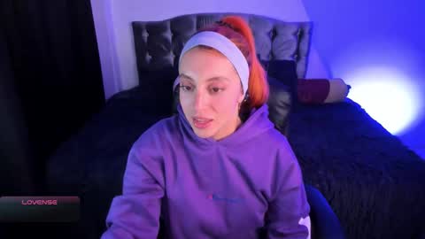 Snapshot of violetaarey chatting on 02-21-26, 03:40 Violeta Help me reach 150 thumbs up online show from 02-21-26, 03:40