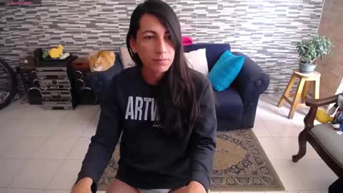 Snapshot of violetagomez_co chatting on 05-12-26, 02:36 Violeta Gmez online show from 05-12-26, 02:36