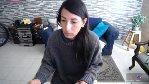 Snapshot of violetagomez_co chatting on 05-15-26, 01:40 Violeta Gmez online show from 05-15-26, 01:40