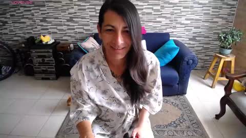 Snapshot of violetagomez_co chatting on 05-16-26, 12:37 Violeta Gmez online show from 05-16-26, 12:37