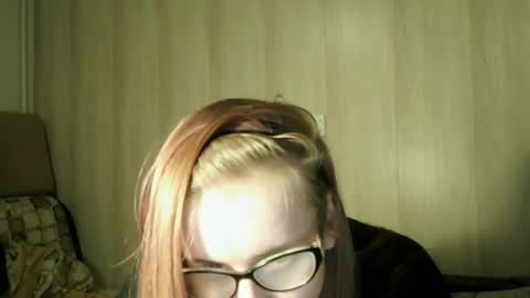 Snapshot of violetaleach chatting on 03-15-26, 03:40 violet online show from 03-15-26, 03:40