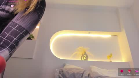 Snapshot of violetarainn chatting on 12-13-24, 03:21 Violeta online show from 12-13-24, 03:21