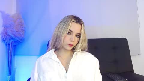 Snapshot of violetarainn chatting on 11-20-25, 02:50 Violeta online show from 11-20-25, 02:50