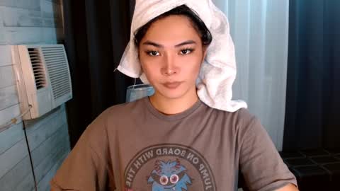 Snapshot of violetasha chatting on 12-30-24, 11:59 violet online show from 12-30-24, 11:59