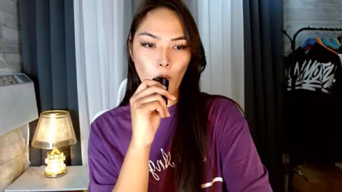Snapshot of violetasha chatting on 09-19-25, 06:37 violet online show from 09-19-25, 06:37