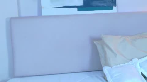 Snapshot of violetbloomm chatting on 03-31-26, 11:43 Violet online show from 03-31-26, 11:43