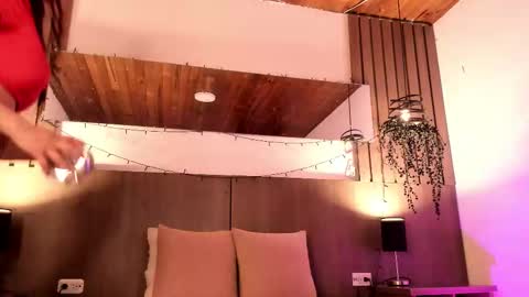 Snapshot of violetcarson_ chatting on 12-03-25, 12:36 Violet online show from 12-03-25, 12:36