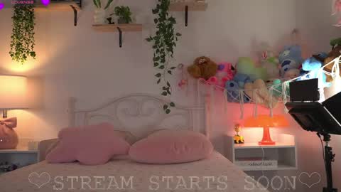 Snapshot of violeth___ chatting on 04-30-26, 10:21 violeth___ online show from 04-30-26, 10:21