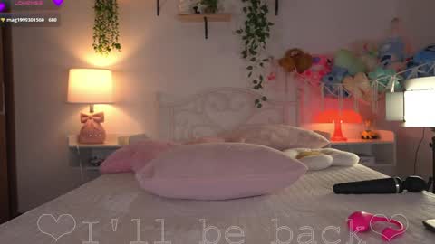 Snapshot of violeth___ chatting on 05-11-26, 02:45 violeth___ online show from 05-11-26, 02:45