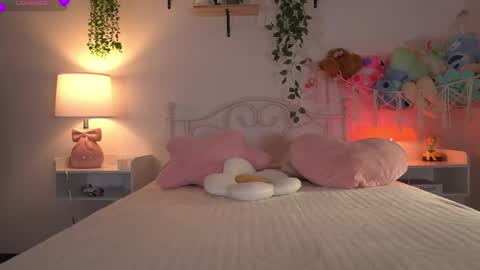 Snapshot of violeth___ chatting on 05-12-26, 11:40 violeth___ online show from 05-12-26, 11:40