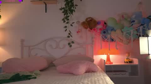 Snapshot of violeth___ chatting on 05-14-26, 12:56 violeth___ online show from 05-14-26, 12:56
