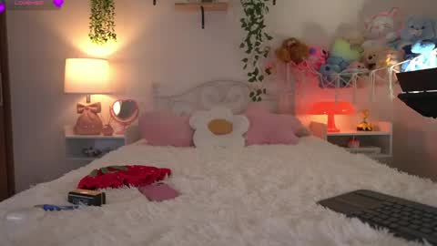 Snapshot of violeth___ chatting on 06-08-26, 10:04 violeth___ online show from 06-08-26, 10:04