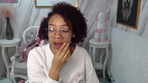 violeth_b online show from 12-26-24, 12:38