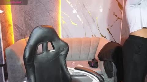 violeth_b online show from 10-21-25, 12:50