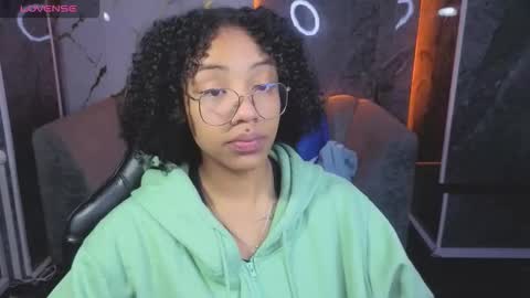 violeth_b online show from 11-23-25, 12:49