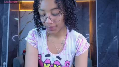 violeth_b online show from 05-25-26, 12:44