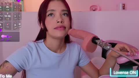 Snapshot of violeth_hill chatting on 11-10-25, 06:51 Violeth Hill online show from 11-10-25, 06:51