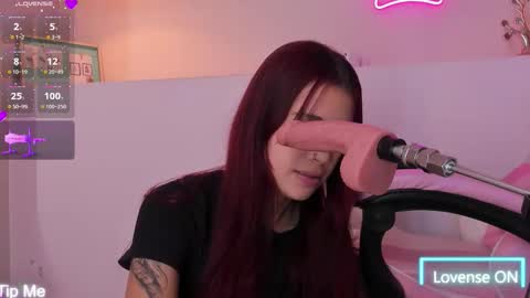 Snapshot of violeth_hill chatting on 11-15-25, 07:54 Violeth Hill online show from 11-15-25, 07:54