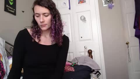 Snapshot of violethooper chatting on 01-23-25, 06:24 Violet Hooper online show from 01-23-25, 06:24