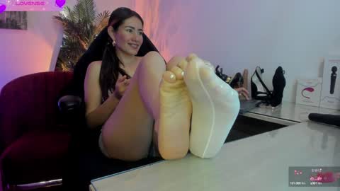 Snapshot of violetparkker chatting on 01-31-25, 11:35 violetparkker online show from 01-31-25, 11:35