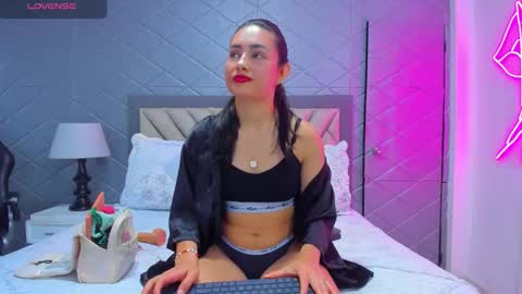 Violet Rousse online show from 10-29-25, 03:03