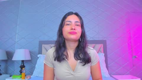 Snapshot of violetrousse chatting on 02-05-26, 03:05 Violet Rousse online show from 02-05-26, 03:05