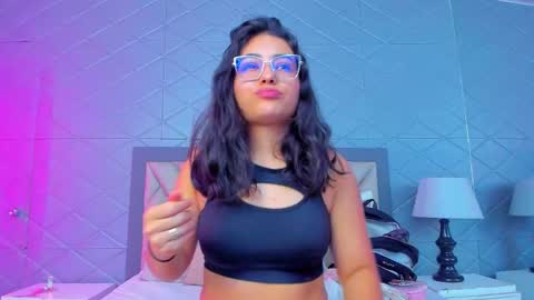 Snapshot of violetrousse chatting on 02-20-26, 05:13 Violet Rousse online show from 02-20-26, 05:13