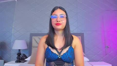 Snapshot of violetrousse chatting on 03-25-26, 02:34 Violet Rousse online show from 03-25-26, 02:34