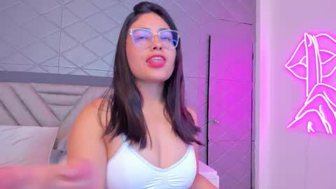 Snapshot of violetrousse chatting on 03-31-26, 03:23 Violet Rousse online show from 03-31-26, 03:23