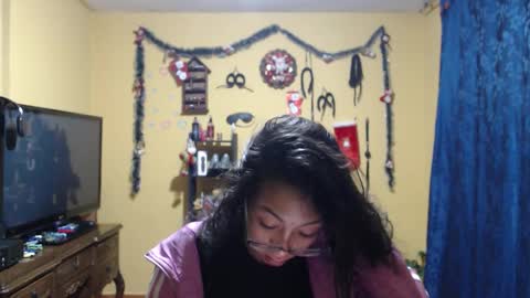 Violet777  online show from 11-18-25, 07:57