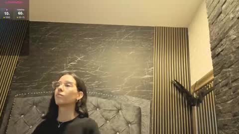 Snapshot of violett__golden chatting on 09-11-25, 10:59 ViolettGolden online show from 09-11-25, 10:59