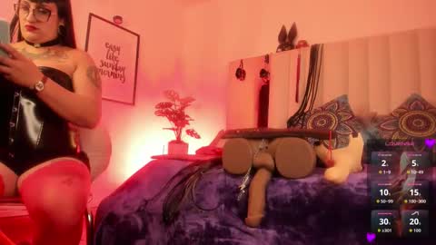 Violett  online show from 10-31-25, 02:23