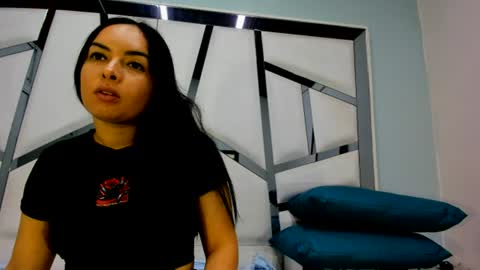Snapshot of violett_bliss chatting on 07-08-26, 03:11 violett_bliss online show from 07-08-26, 03:11