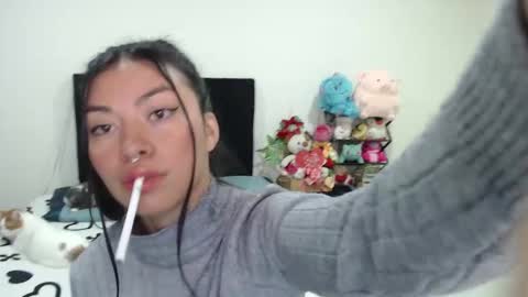 Snapshot of violett_flowers chatting on 02-12-25, 07:45 violeta  online show from 02-12-25, 07:45