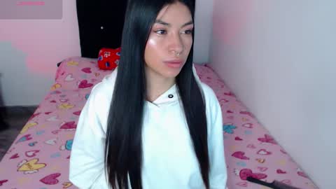 Snapshot of violett_flowers chatting on 09-08-25, 07:13 violeta  online show from 09-08-25, 07:13