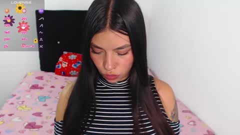 Snapshot of violett_flowers chatting on 09-12-25, 04:12 violeta  online show from 09-12-25, 04:12