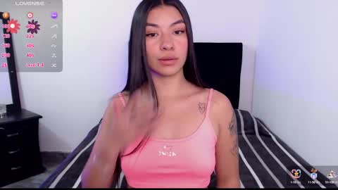 Snapshot of violett_flowers chatting on 09-25-25, 07:06 violeta  online show from 09-25-25, 07:06