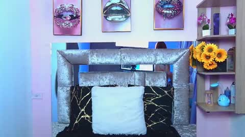 Violeta froz online show from 10-24-25, 07:21