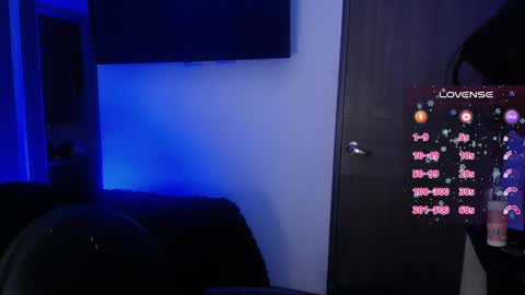 violett  Independent model online show from 06-10-26, 12:55